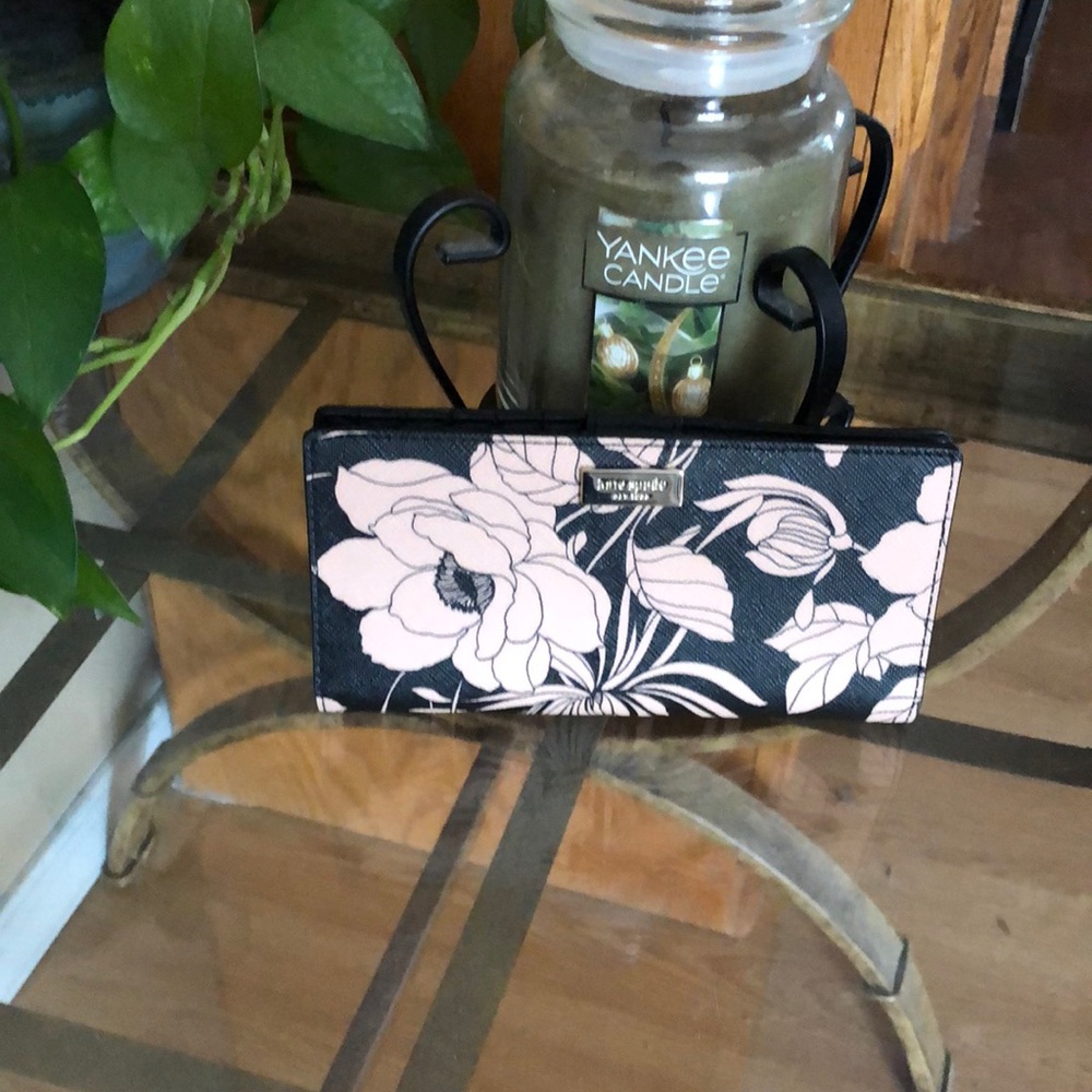 Kate Spade NWOT wallet